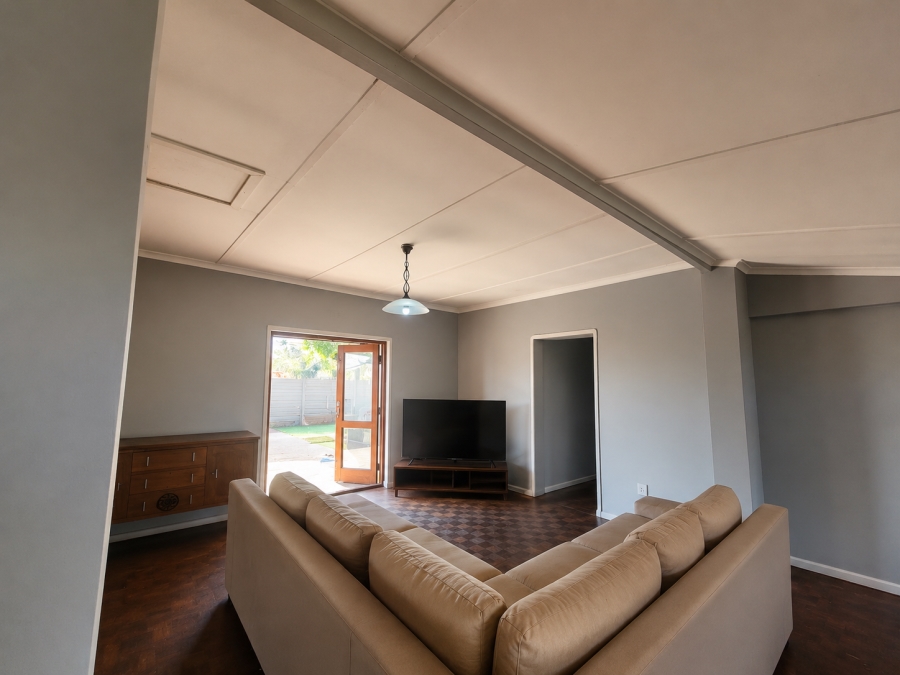 To Let 4 Bedroom Property for Rent in Joostenbergvlakte Western Cape